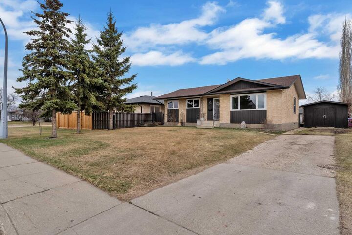 Property Photo: 20 Caledonia Drive AB T9E 6C6