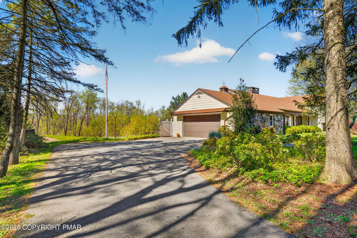 Property Photo:  976 Ridge Road  PA 18013 
