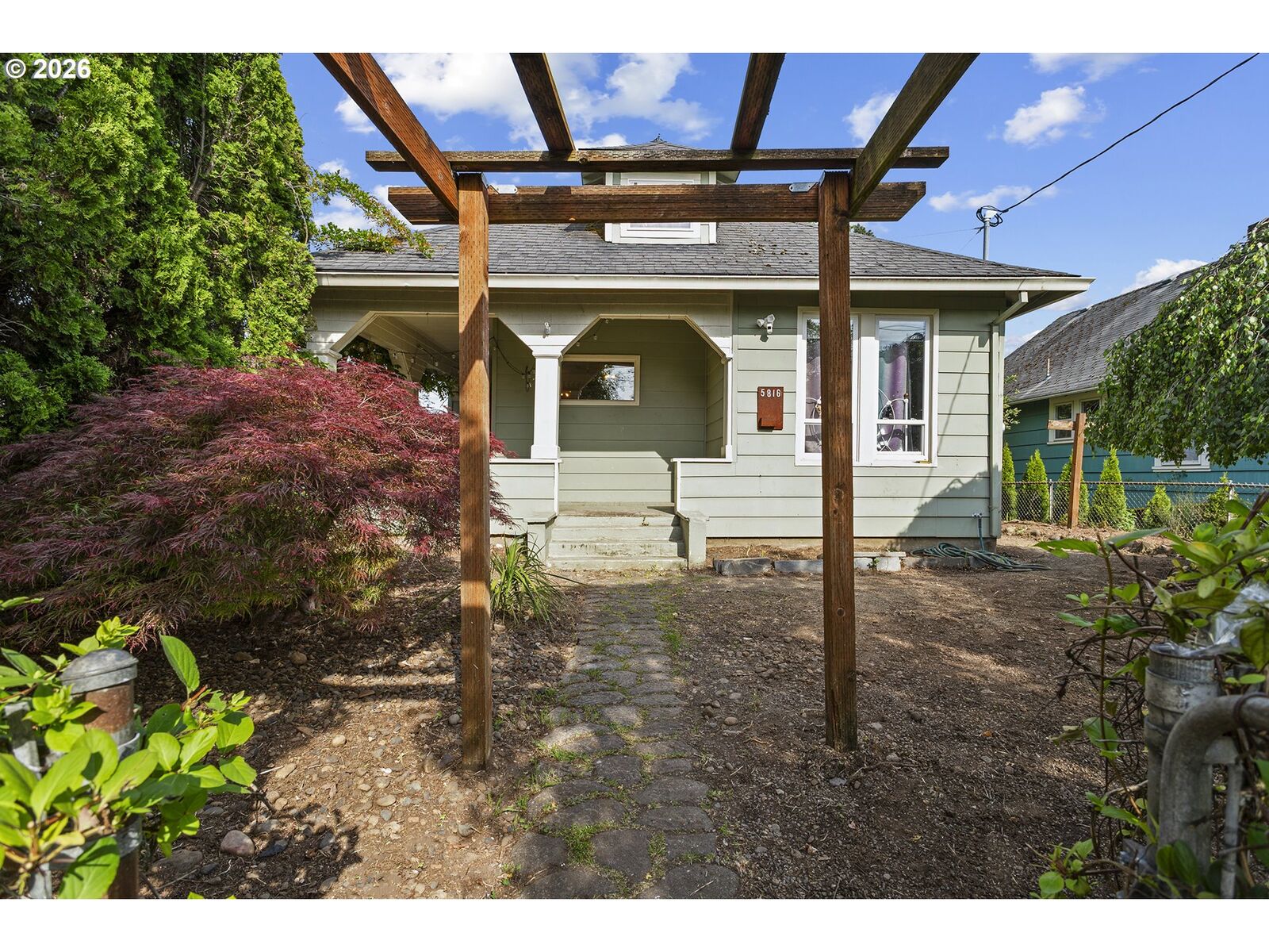 Property Photo:  5816 SE 84th Ave  OR 97266 