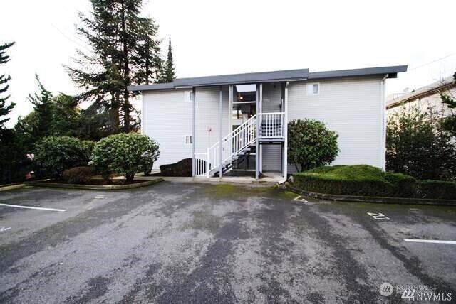 Property Photo:  6015  Lakeview Drive 3  WA 98033 