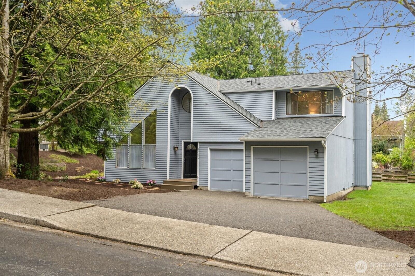 Property Photo:  11716 NE 95th Street  WA 98033 
