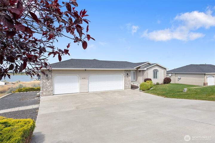 Property Photo:  426  Viewmont Drive SE  WA 98837 