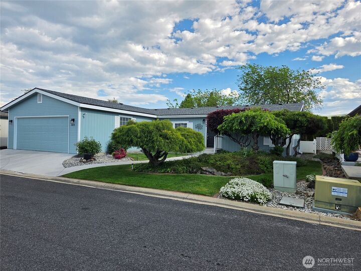 Property Photo:  1819  Heritage Drive  WA 98801 