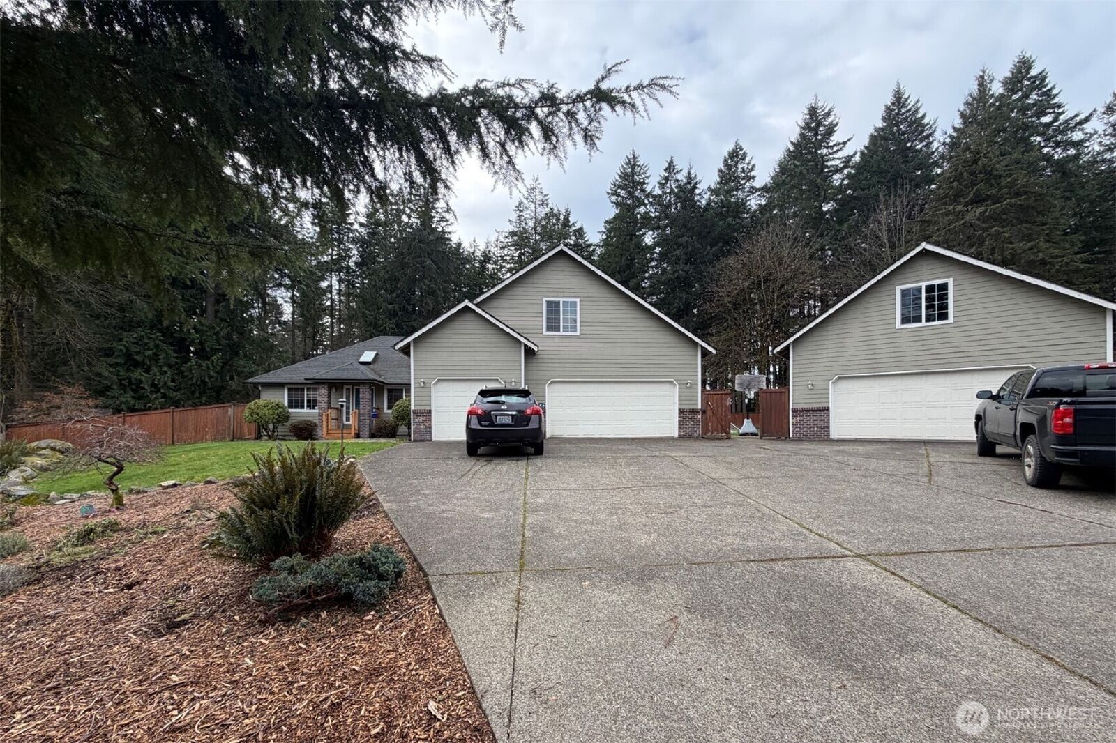 Property Photo: 4443 74th Avenue SE WA 98501