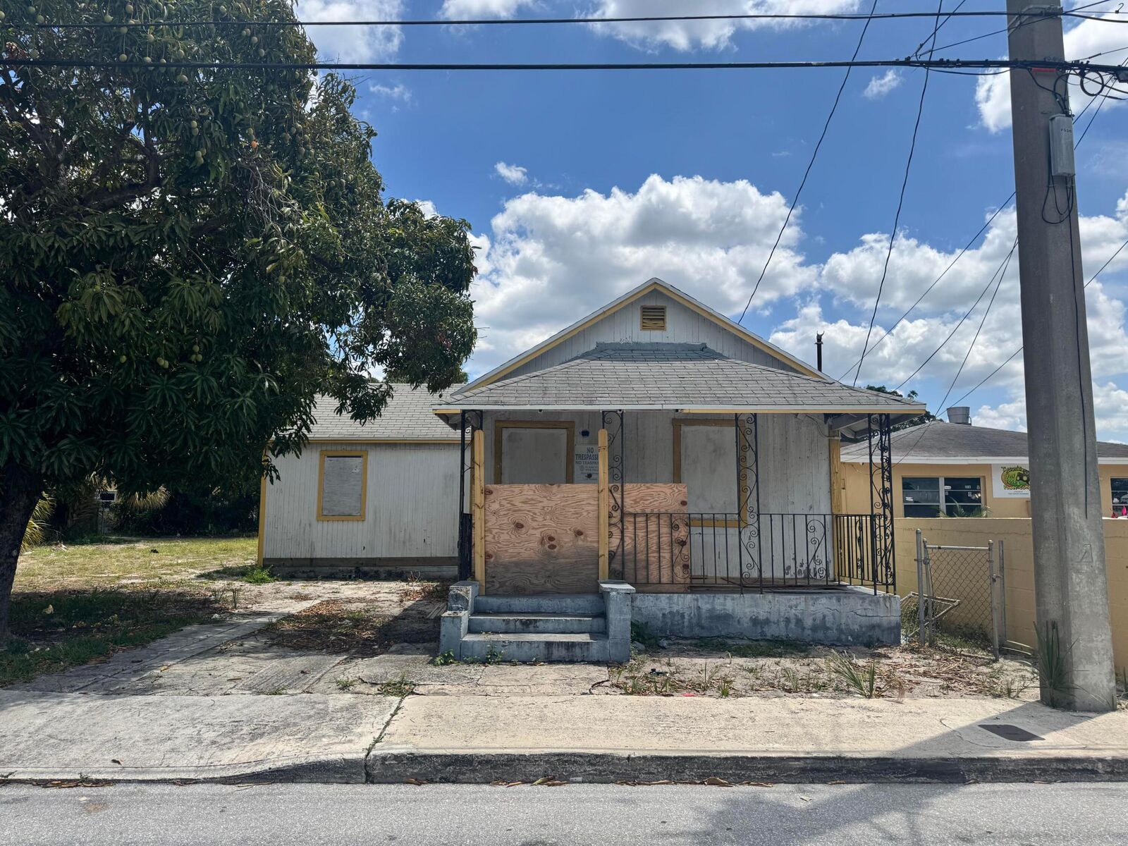 Property Photo:  536 22nd Street  FL 33407 