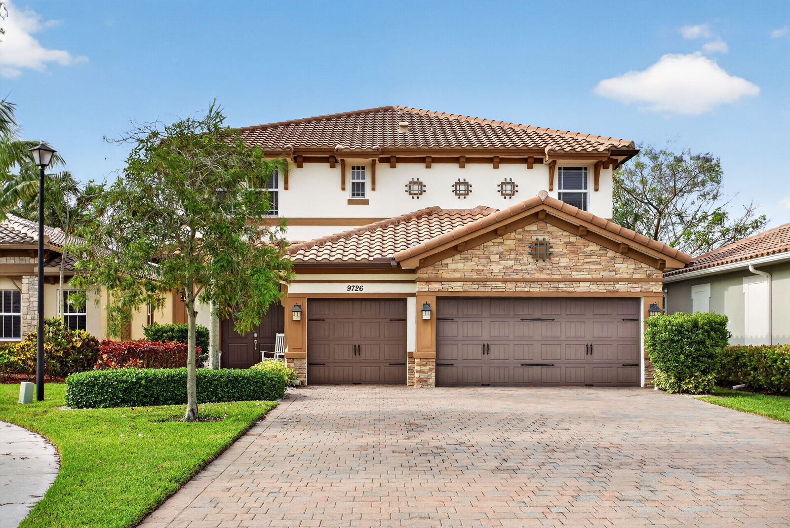 Property Photo:  9726 Blue Isle Bay  FL 33076 