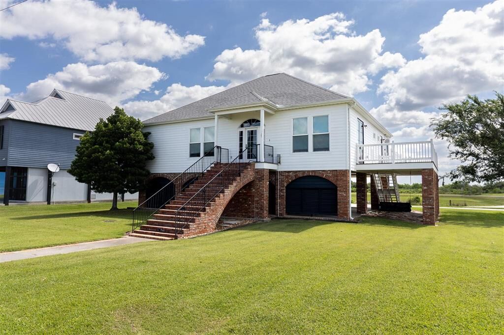 Property Photo:  102 Sandpiper Lane  LA 70607 