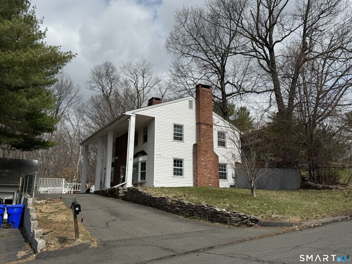 Property Photo:  32 Arnold Drive  CT 06108 