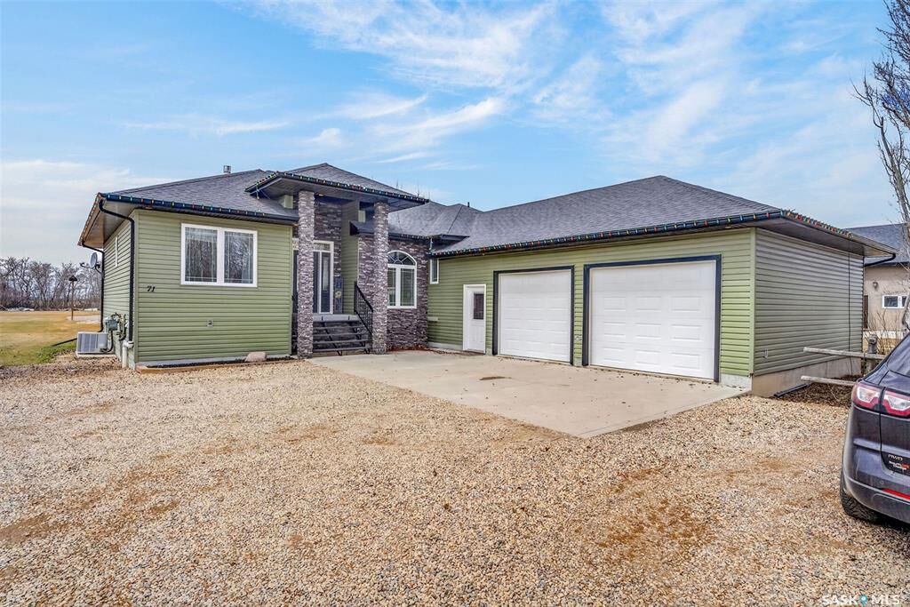 Property Photo:  71 14th Street  SK S0K 2A0 