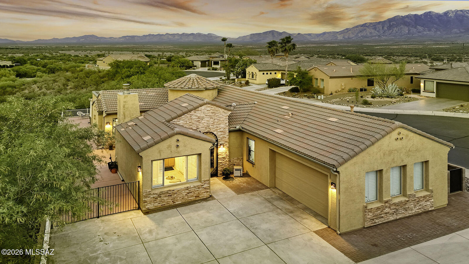 Property Photo:  1734 W Acacia Bluffs Drive  AZ 85622 