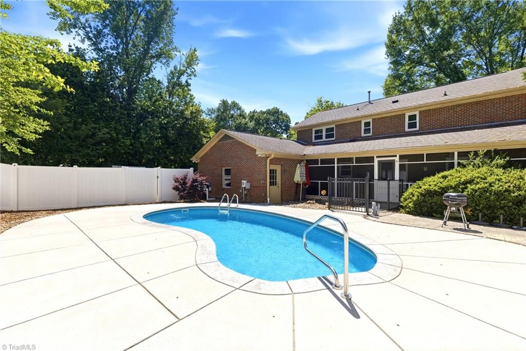 Property Photo:  3604 Turnberry Lane  NC 27410 
