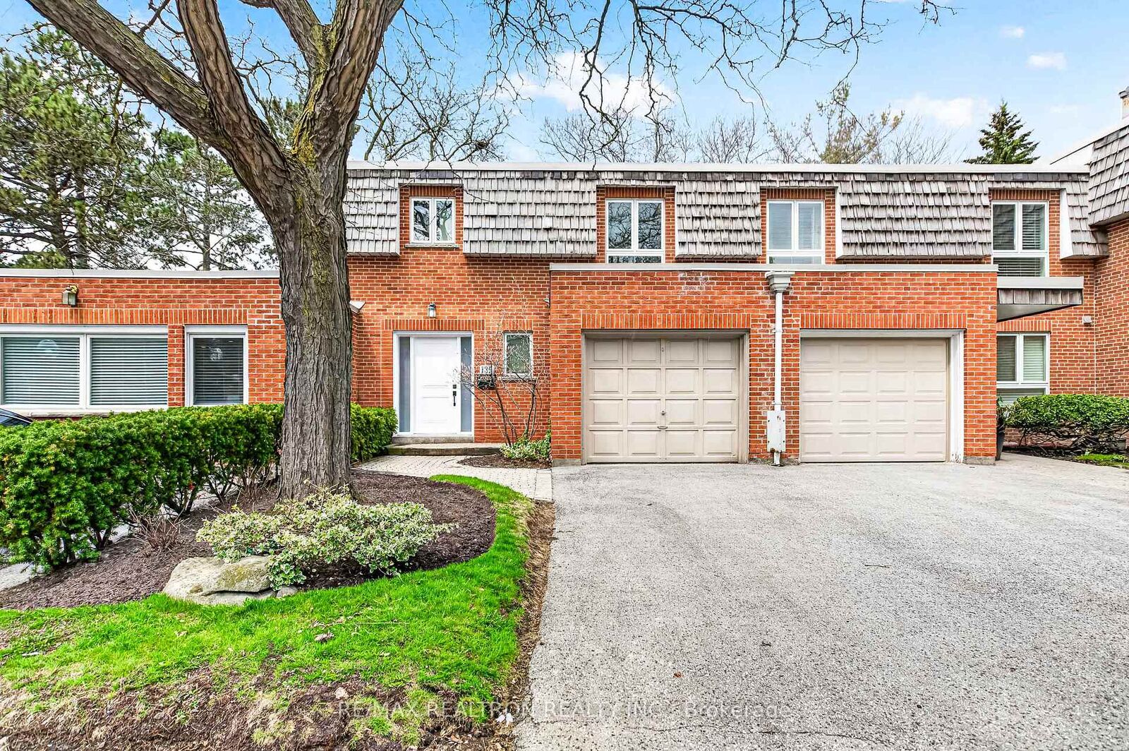 Property Photo: 135 Scenic Mill Way 102 ON M2L 1T1