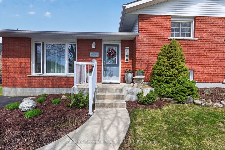 Property Photo: 32 Bonaventure Place ON L9M 1J3