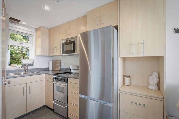 Property Photo:  1006 Seventh Ave  BC V0R 3A0 
