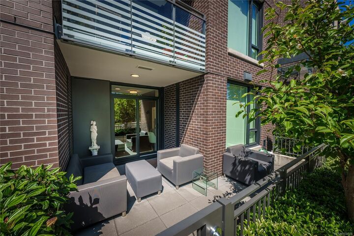 Property Photo:  550 Michigan St 101  BC V8V 0G3 