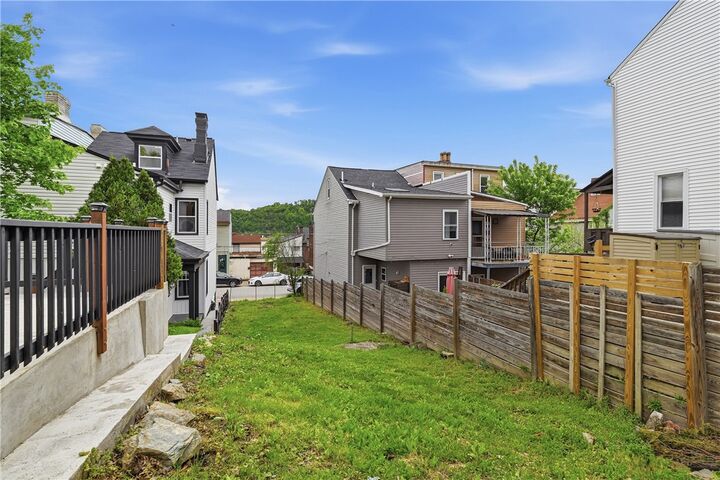 Property Photo:  5124 Keystone St  PA 15201 