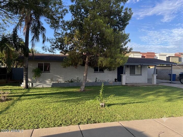 Property Photo: 2215 W Butler Drive AZ 85224