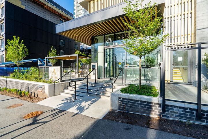Property Photo: 626 Claremont Street 1603 BC V3J 0T1