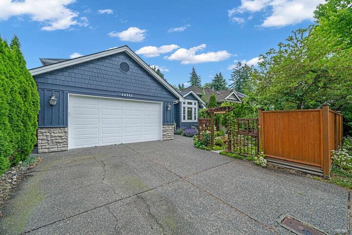 Property Photo: 14741 30 Avenue BC V4P 3E6