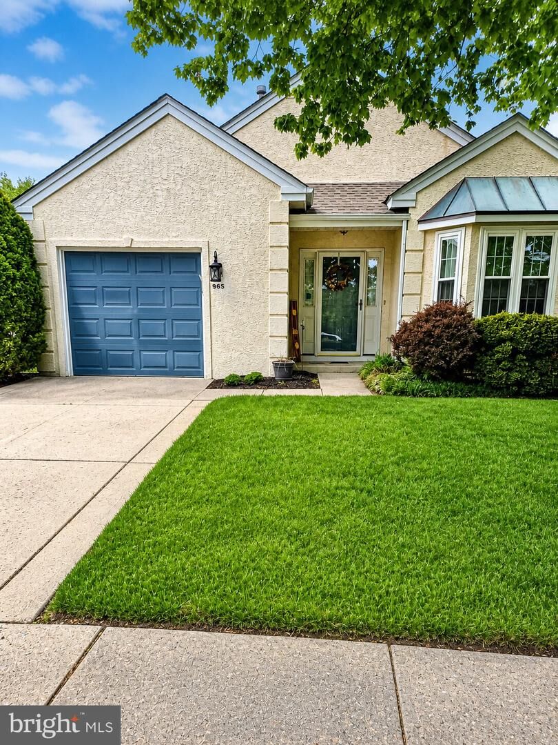 Property Photo:  965 Larkspur Place N  NJ 08054 