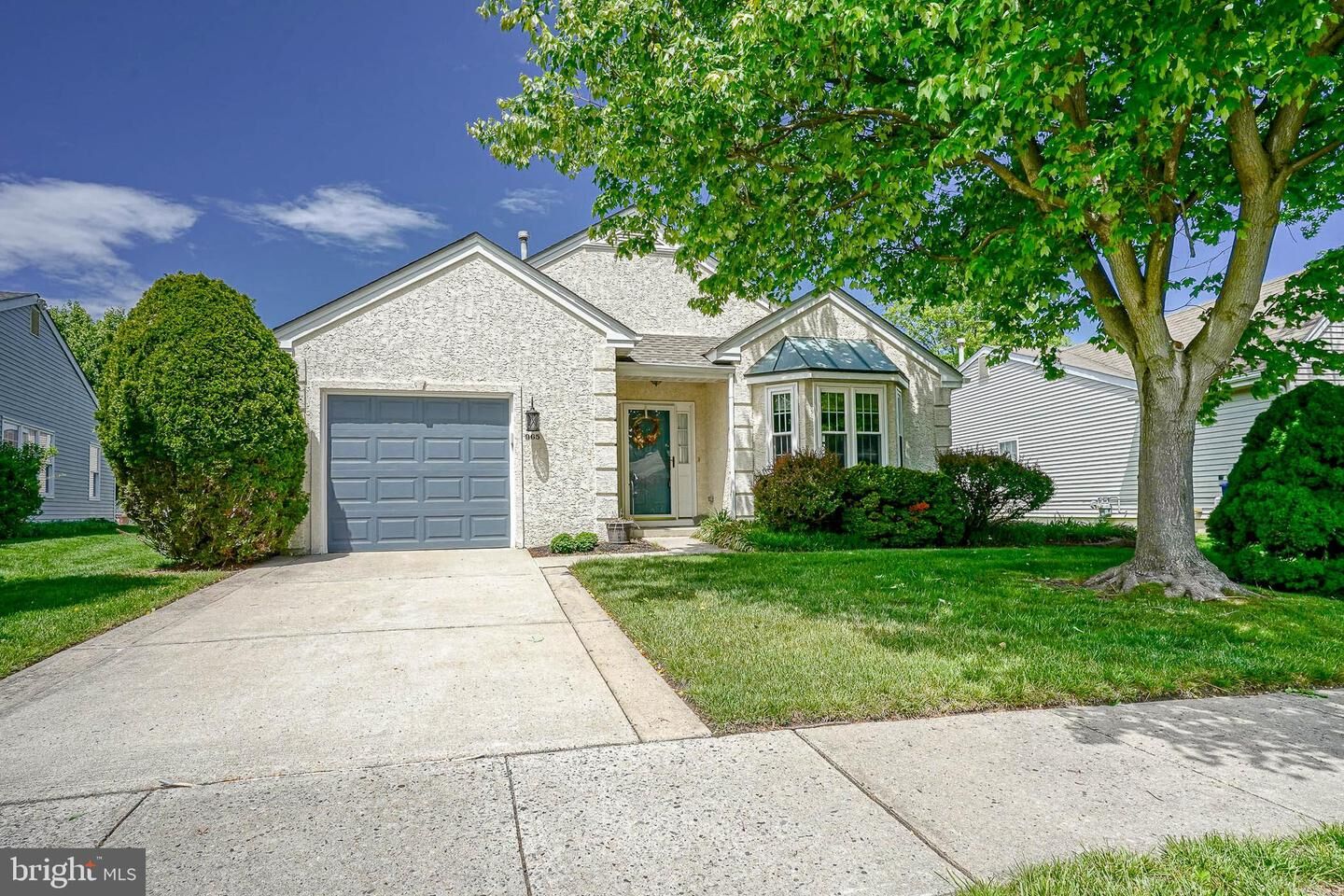 Property Photo:  965 Larkspur Place N  NJ 08054 