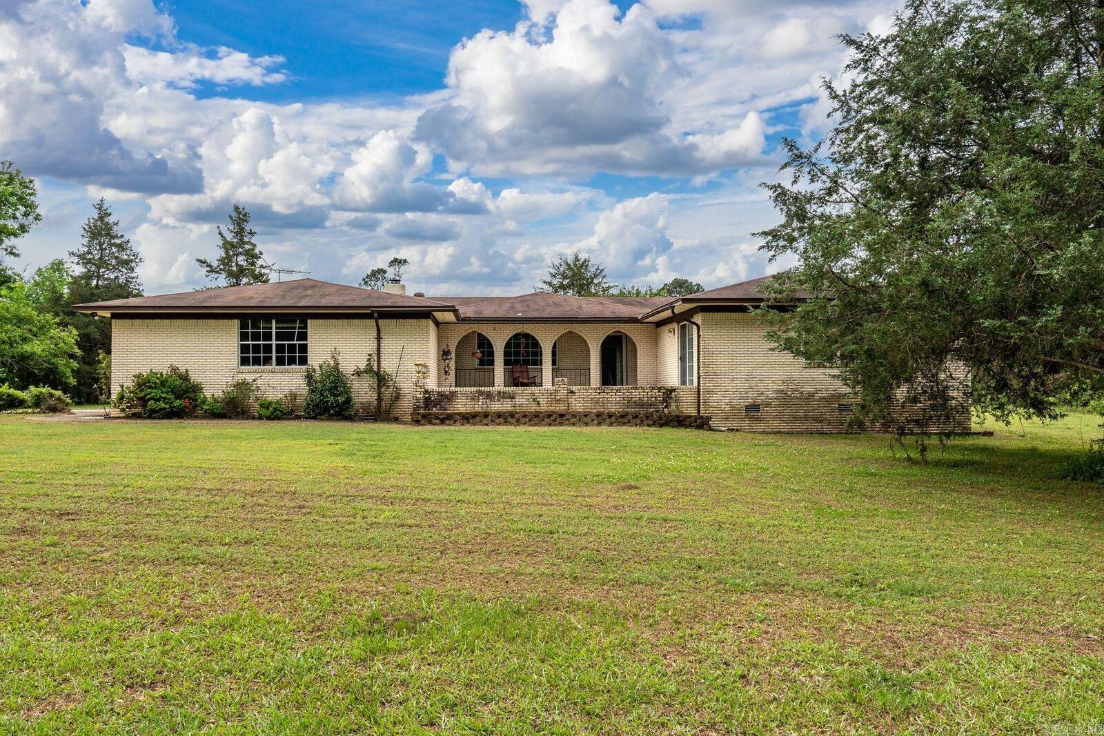 Property Photo: 668 Collie Hall Loop AR 72104