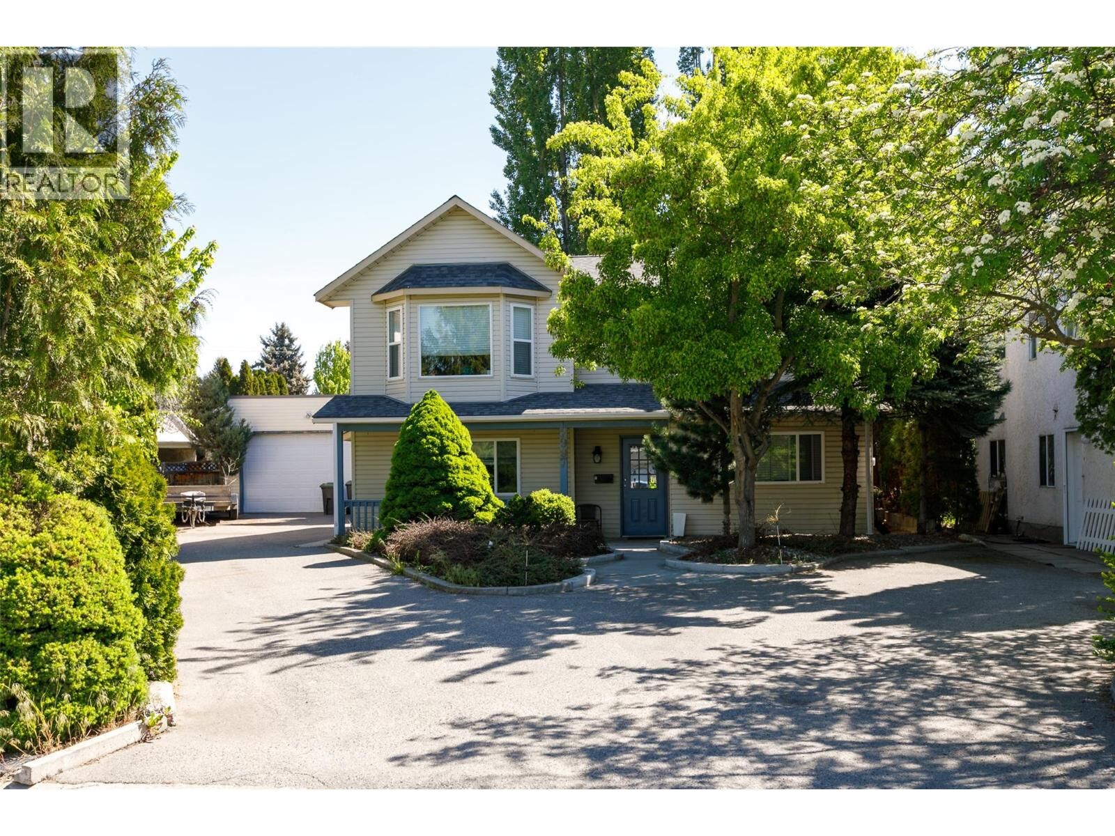 Photo de la propriété:  2997 Lowe Court  BC V1Y 8L3 