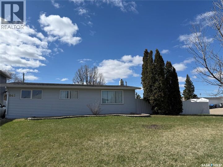 Property Photo:  646 Albert Street  SK S4A 1R6 