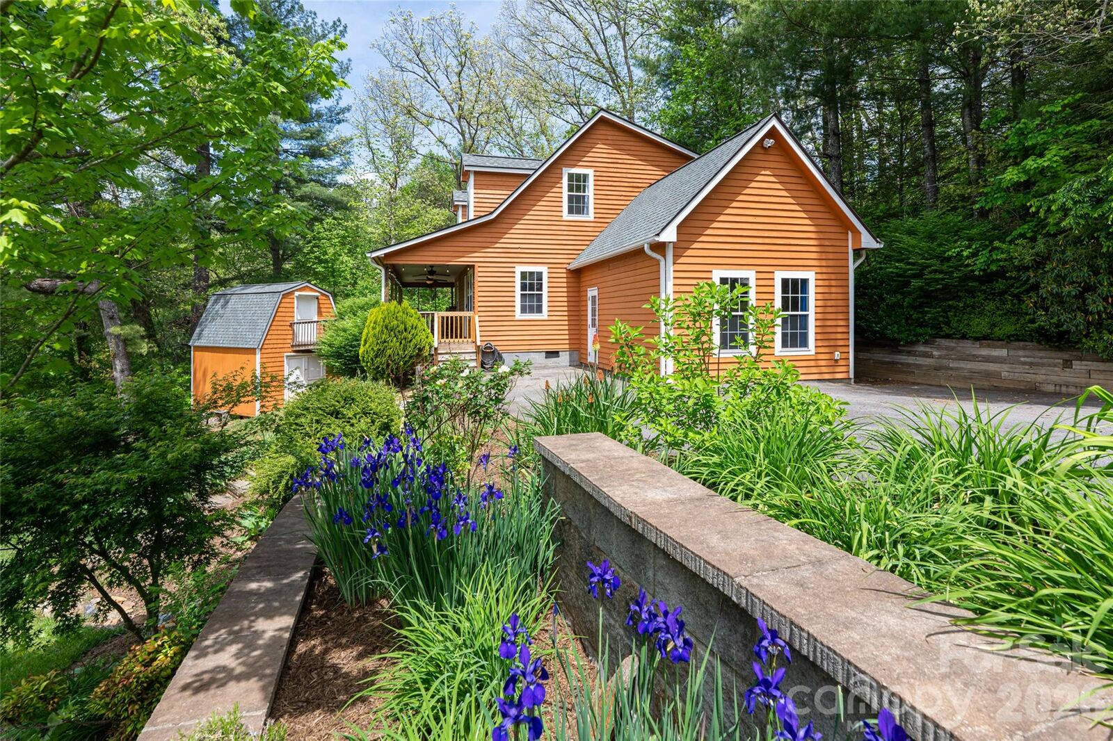 Property Photo:  22 Otter Lane  NC 28715 