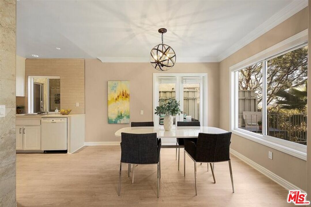 Property Photo: 2345 Roscomare Rd CA 90077