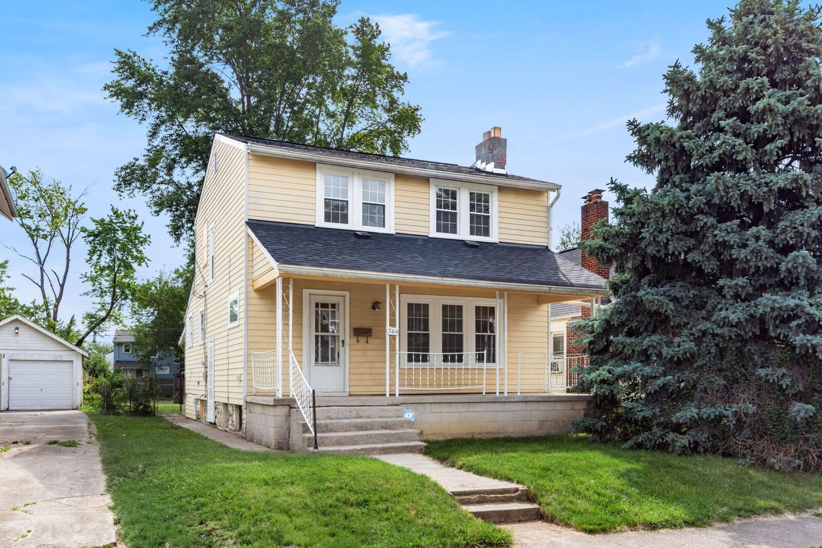 Property Photo:  564 S Wayne Avenue  OH 43204 