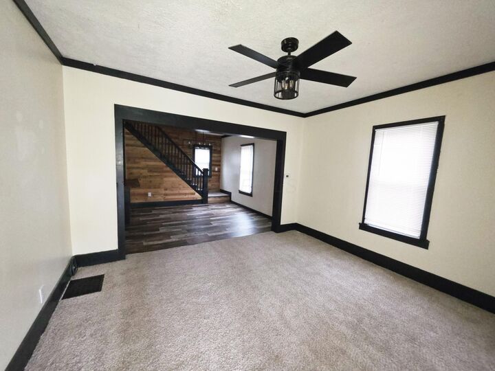 Property Photo:  555 N Greenwood Street  OH 43302 