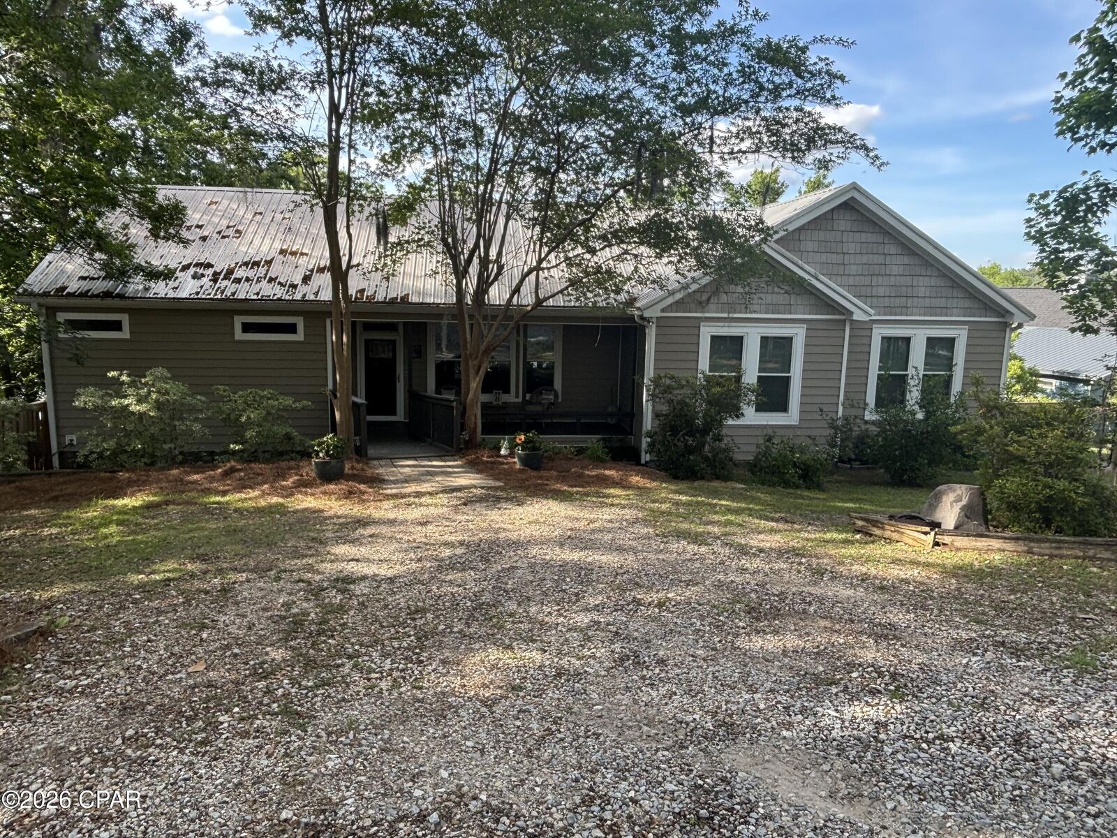 Property Photo: 2672 Lakeview Circle FL 32420