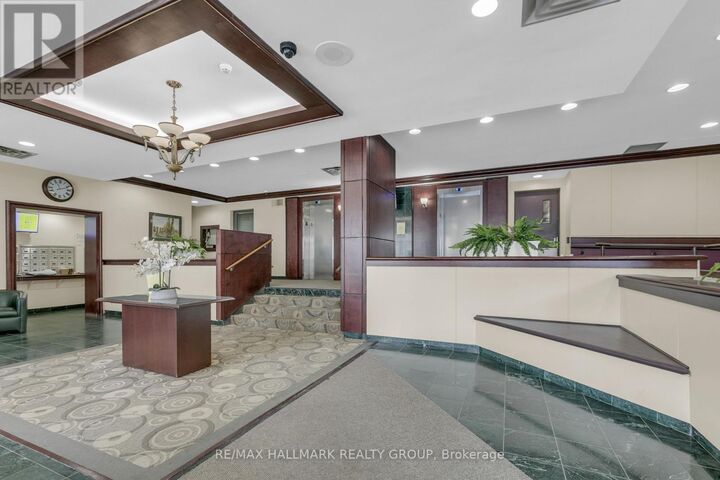 Property Photo:  200 Lafontaine Avenue East 401  ON K1L 8K8 