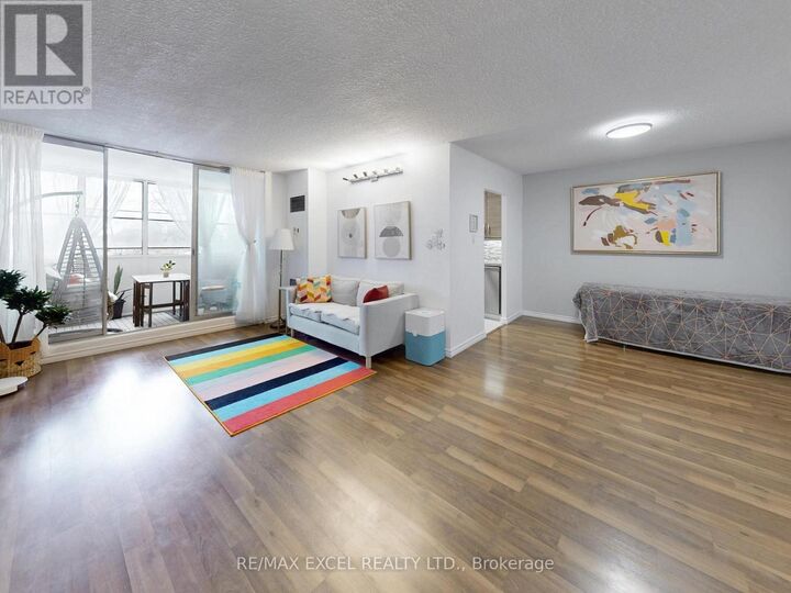 Property Photo:  205 Hilda Avenue 301  ON M2M 4B1 