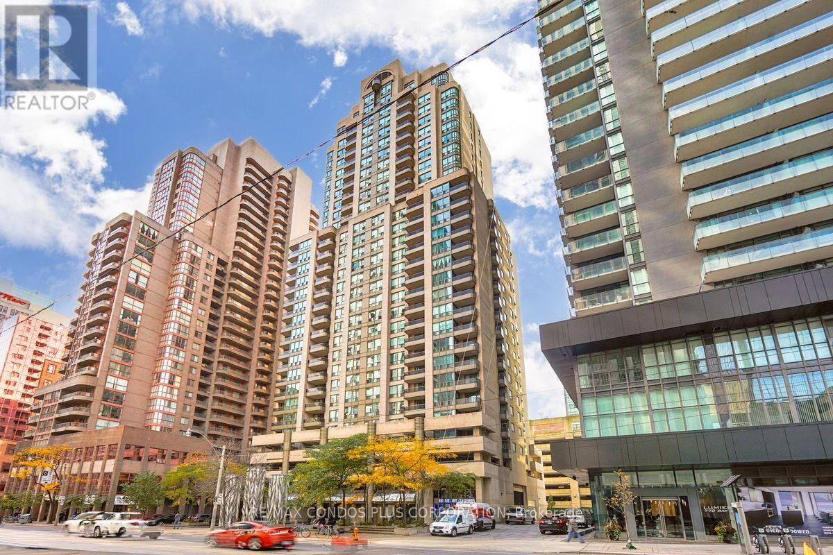 Property Photo:  750 Bay Street 1707  ON M5G 1N6 