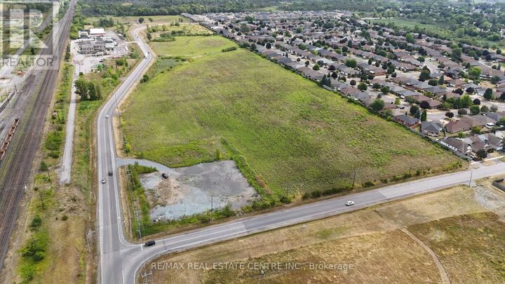 Property Photo:  401 Farley Avenue  ON K8N 5W7 