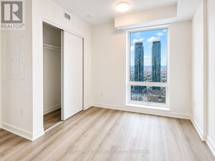 Property Photo:  1185 Dupont Street 1511  ON M6H 0G5 
