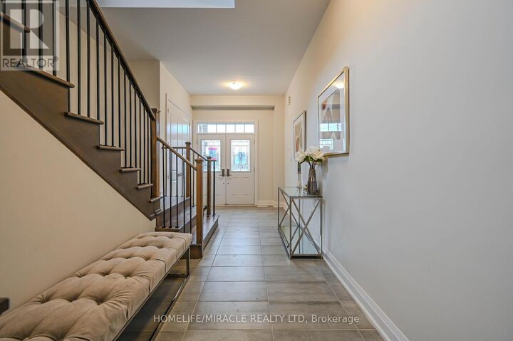 Property Photo:  47 Mapleton Street  ON L4E 1H5 