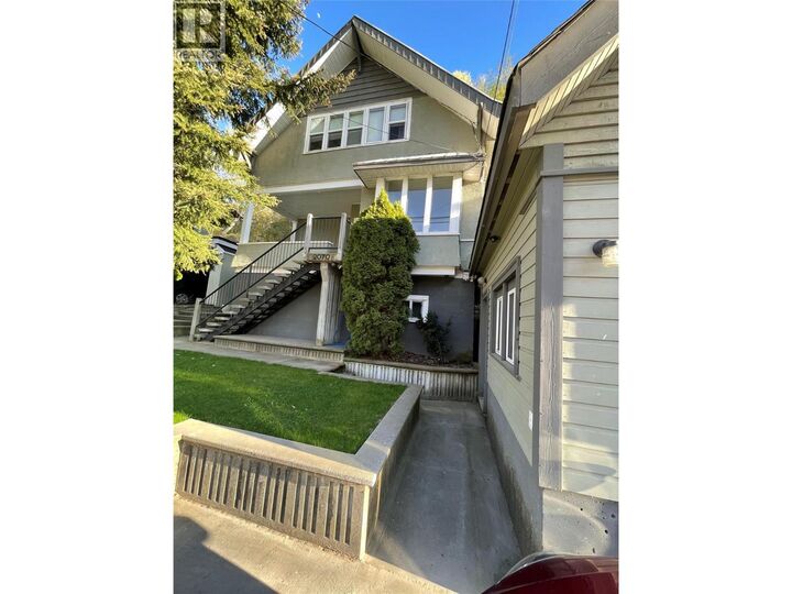 2070 Riverside Avenue — photo 1