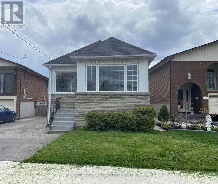 Property Photo:  1054 East Avenue  ON L5E 1W9 