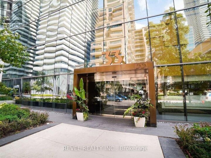 Property Photo:  33 Charles Street East 2901  ON M4Y 0A2 