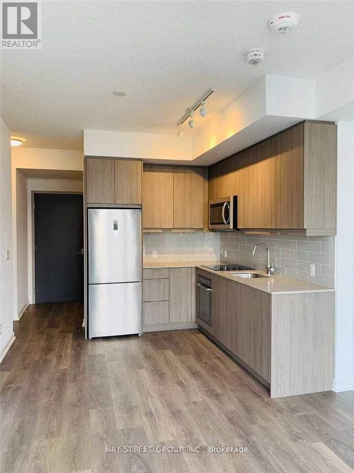 Property Photo:  32 Forest Manor Road 2504  ON M2J 0H2 