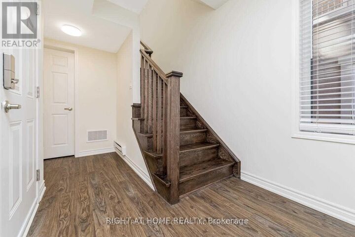 Property Photo:  886 Cactus Point  ON L9E 1R8 