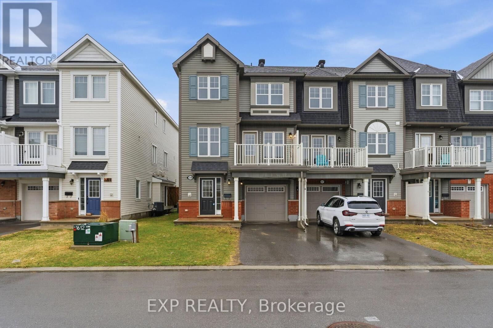 Property Photo:  359 Sweetfern Crescent  ON K4A 1A5 