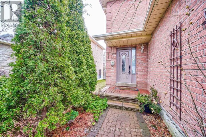 Property Photo:  540 Bluesky Crescent  ON L5R 2S2 