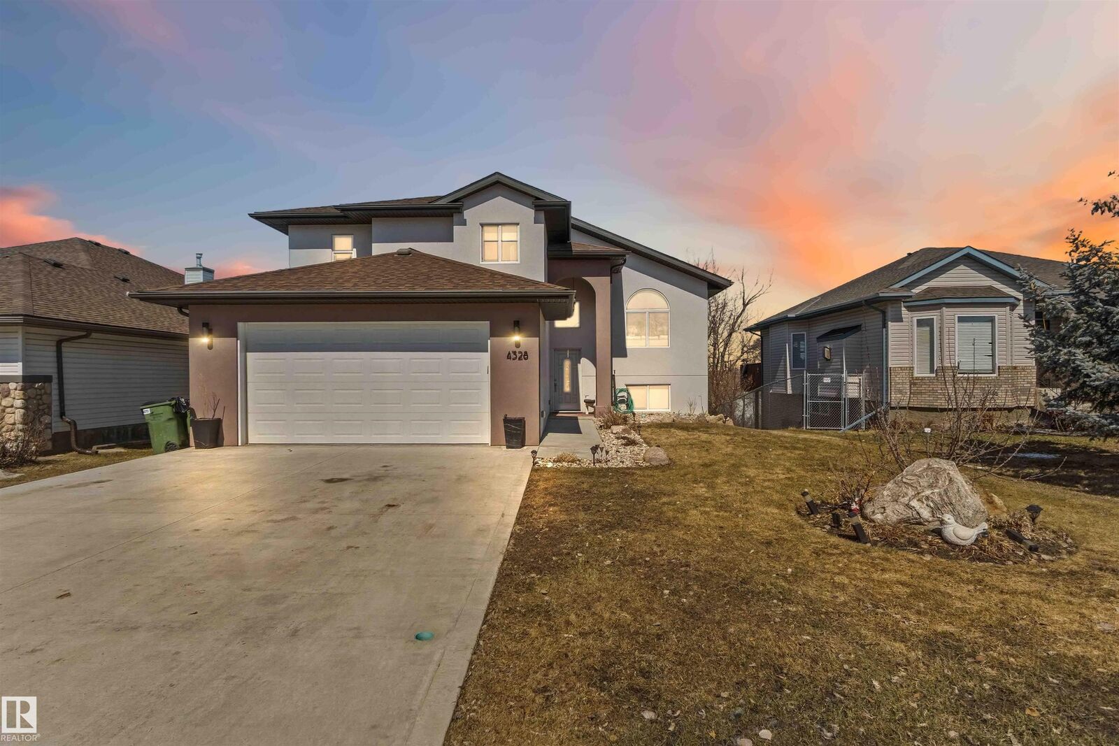 Property Photo:  4328 48A Ave  AB T0E 1V0 