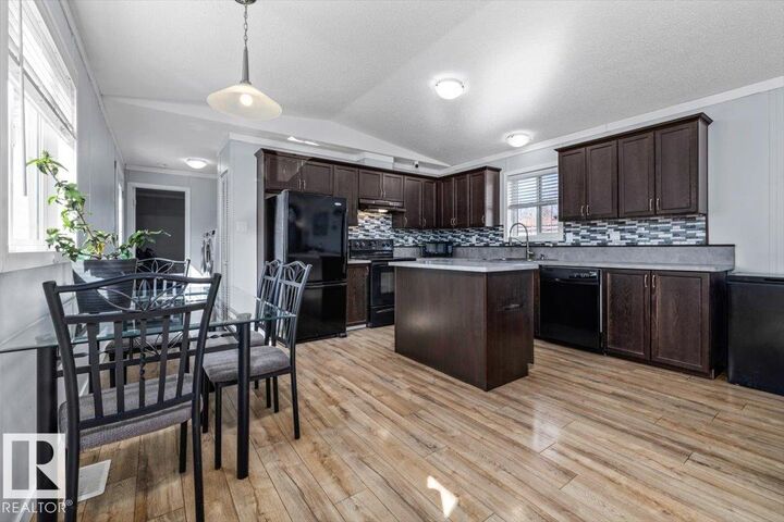 Property Photo:  5112 50 Street  AB T0E 1V0 