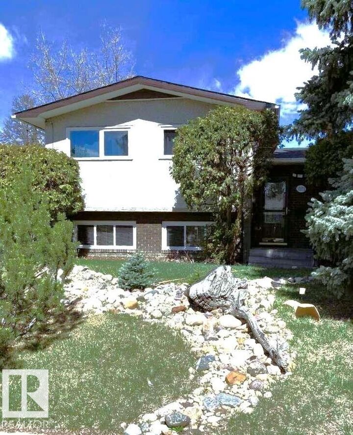 Property Photo:  15212 86 Avenue NW  AB T5R 4C3 