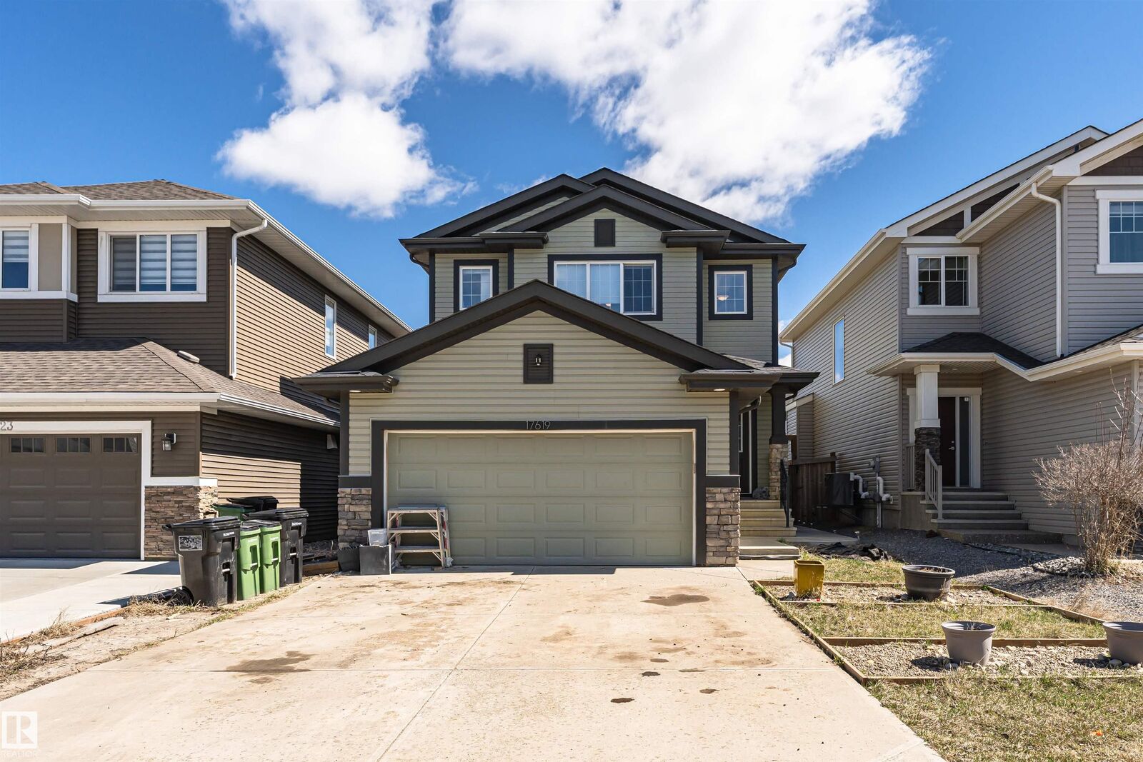 Property Photo:  17619 77 Street NW  AB T5Z 3K9 